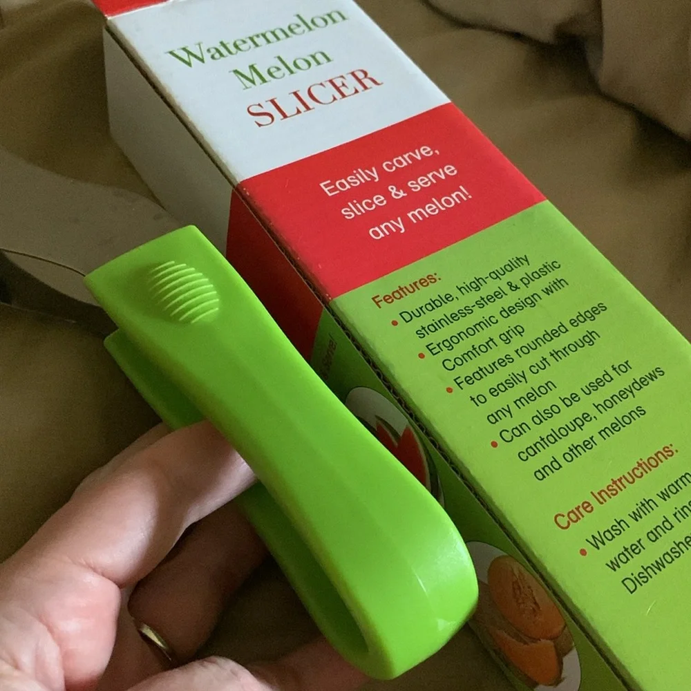 Watermelon Slicer melon cutter handy convenient cutting tool used once EUC